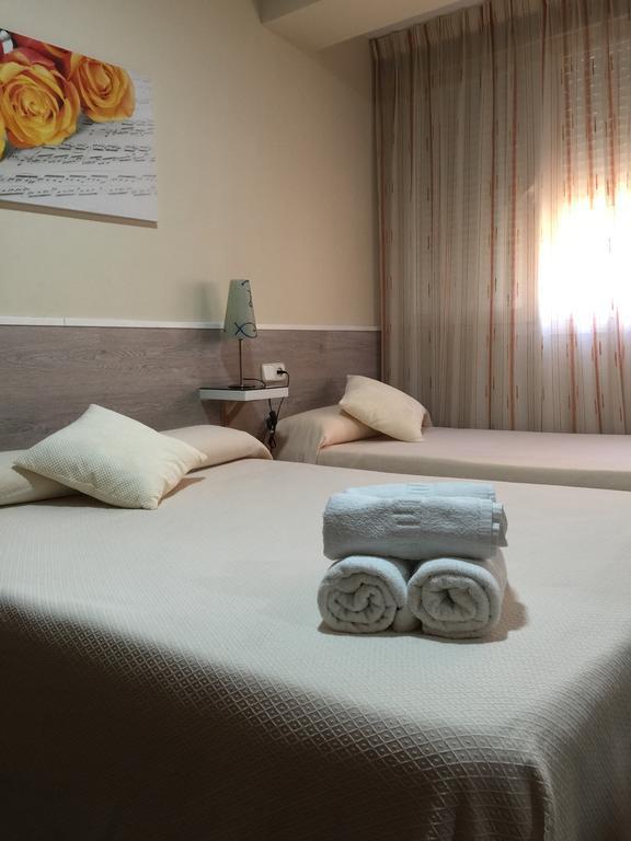 Hostal Maribel Almeria Luaran gambar
