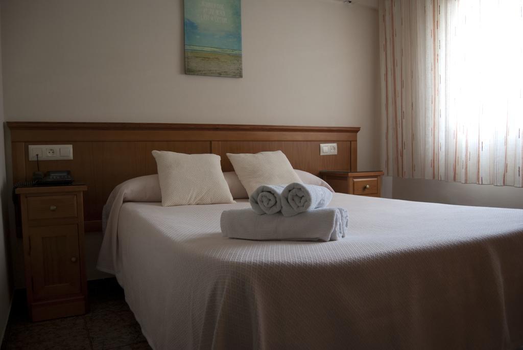 Hostal Maribel Almeria Luaran gambar