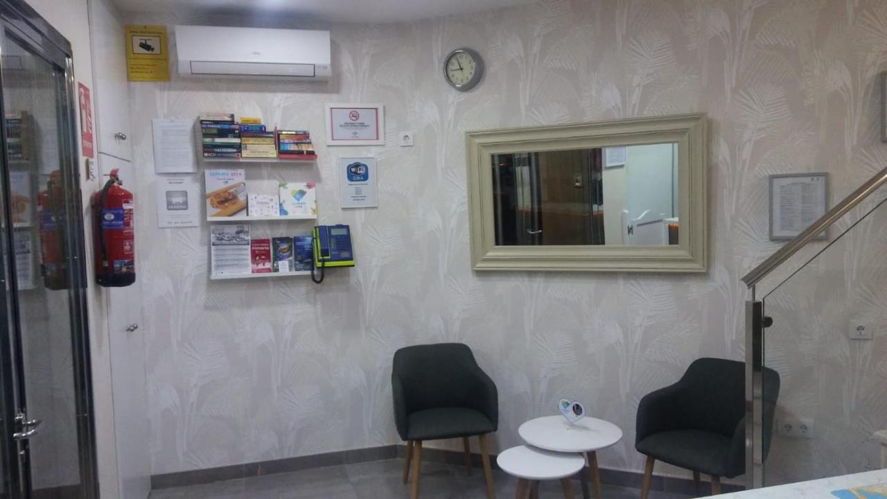 Hostal Maribel Almeria Luaran gambar